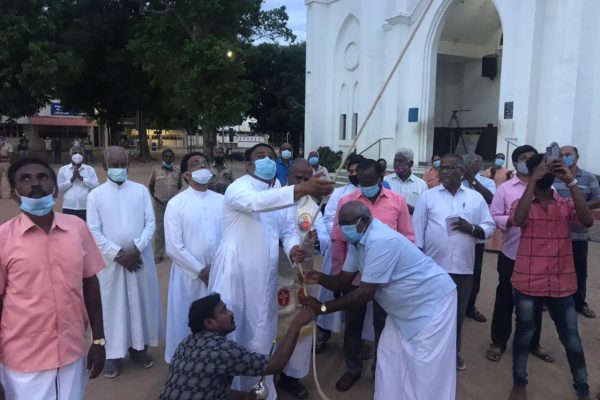 poondi-madha-flag-hoisting-06